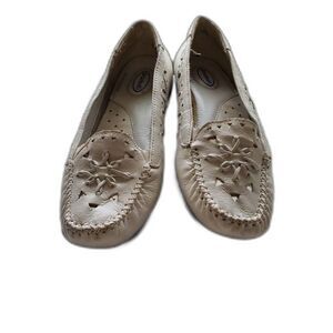 Dr Scholl's Double Air-Pillo White Cutout Slip on Loafters size 7.5 M Leather